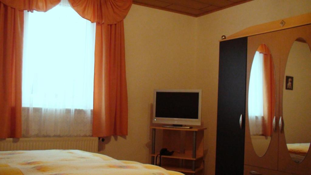 Hotel Elbterrassen Zu Brambach à Dessau-Rosslau Extérieur photo