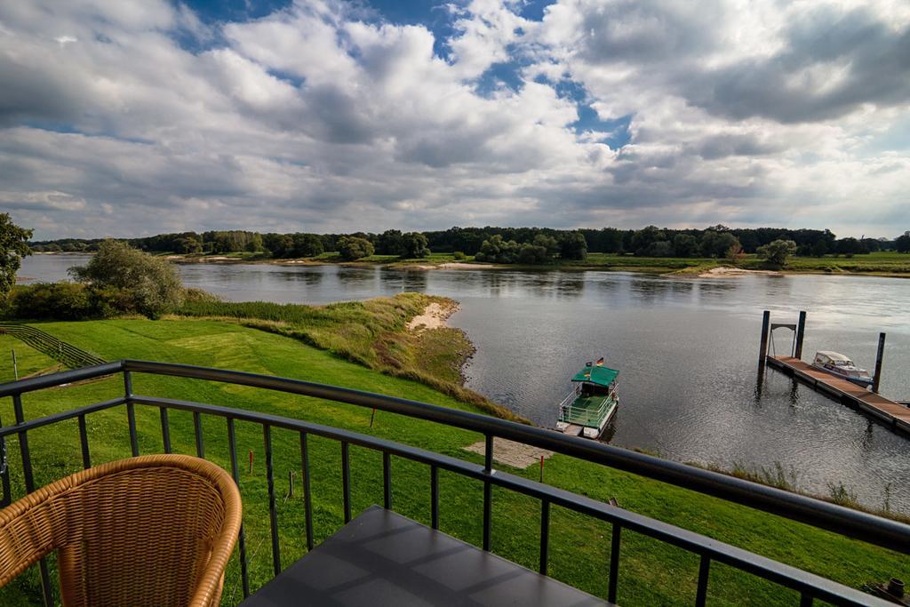 Hotel Elbterrassen Zu Brambach à Dessau-Rosslau Extérieur photo