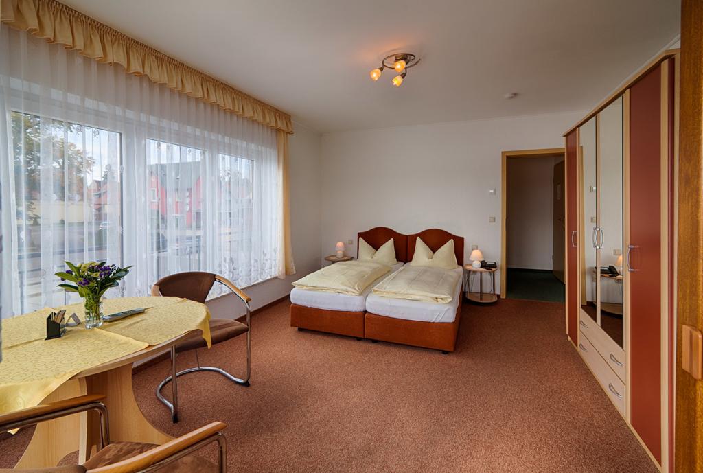 Hotel Elbterrassen Zu Brambach à Dessau-Rosslau Extérieur photo