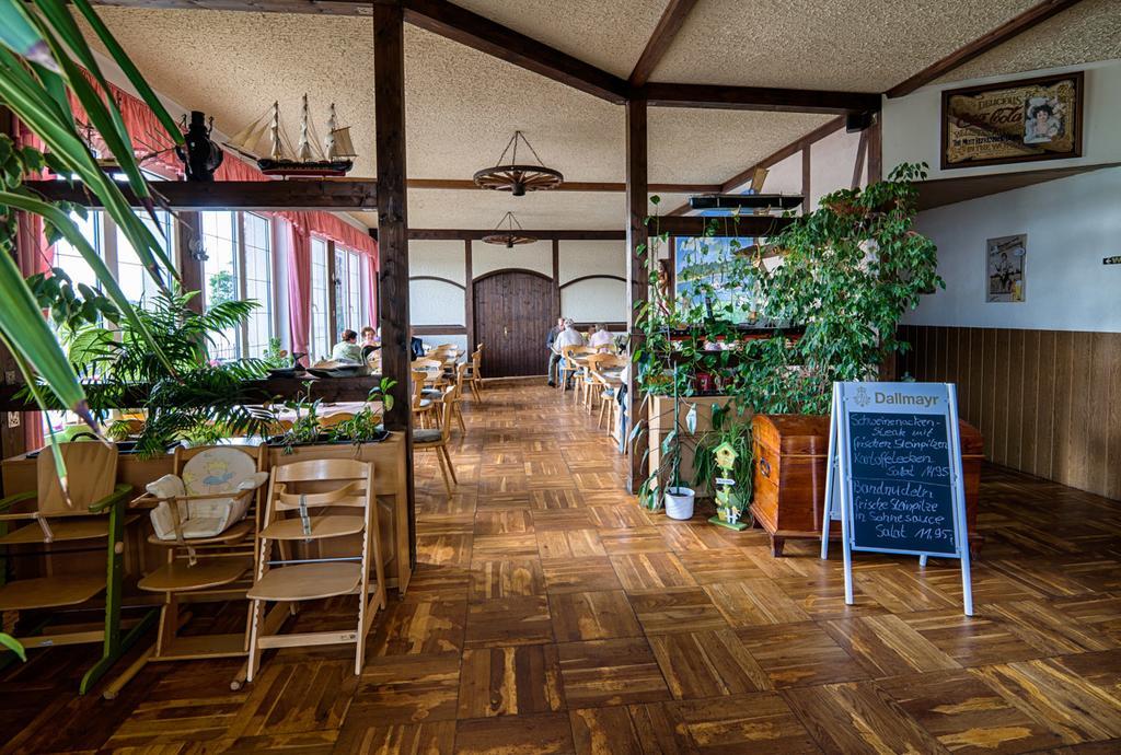 Hotel Elbterrassen Zu Brambach à Dessau-Rosslau Extérieur photo