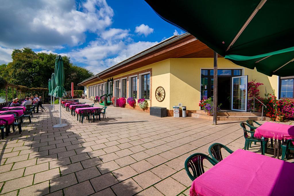 Hotel Elbterrassen Zu Brambach à Dessau-Rosslau Extérieur photo