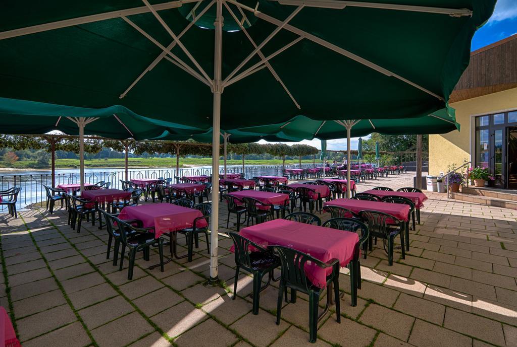 Hotel Elbterrassen Zu Brambach à Dessau-Rosslau Extérieur photo