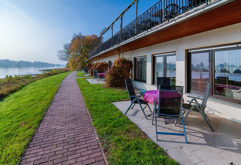 Hotel Elbterrassen Zu Brambach à Dessau-Rosslau Extérieur photo
