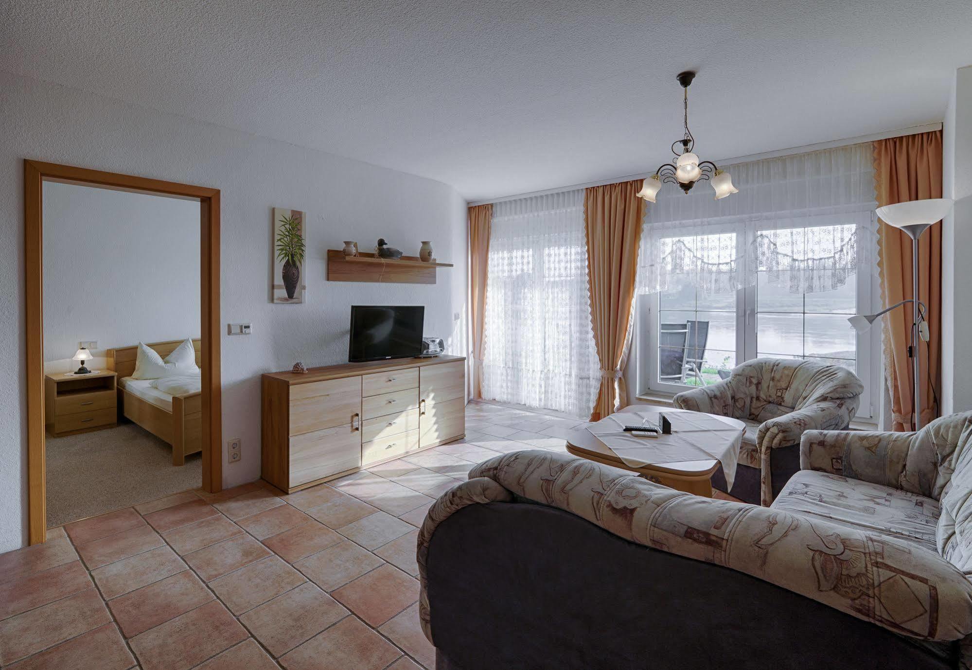 Hotel Elbterrassen Zu Brambach à Dessau-Rosslau Extérieur photo